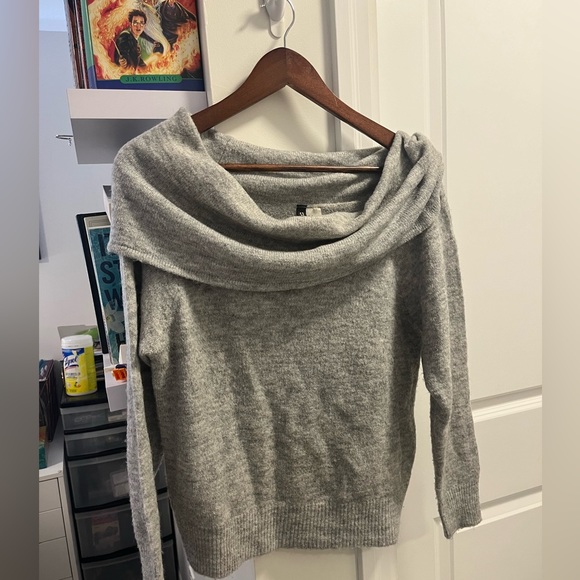 H&M Off The Shoulder Gray Melange Oversized Knit Sweater - Picture 1 of 1